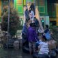 Belasan kampus membantu korban banjir Sumatra di bawah koordinasi Kemendiktisaintek. DOK Kemendiktisaintek
