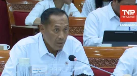 Wakil Menteri Pendidikan Tinggi, Sains, dan Teknologi Fauzan mengikuti raat kerja dengan  Komisi X di Kompleks Parlemen, Senayan, Jakarta, Senin (8/12/2025). Foto: YouTube/ TVR Parlemen