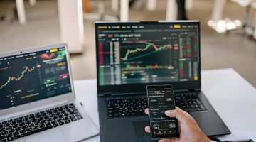 Perilaku Investor Individu dalam Mengelola Portofolio dan Aktivitas Trading di Era Digital